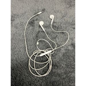Apple Wired Ear Buds with headphone jack!